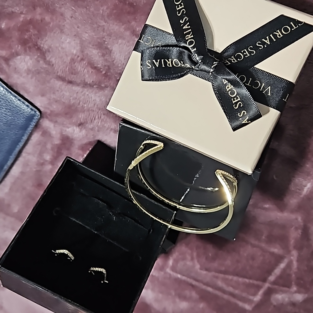 Victoria Secret earrings & bracelet set